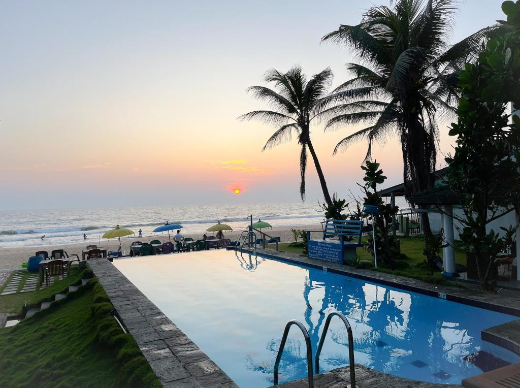 PEARL ISLAND BEACH HOTEL — фото 18