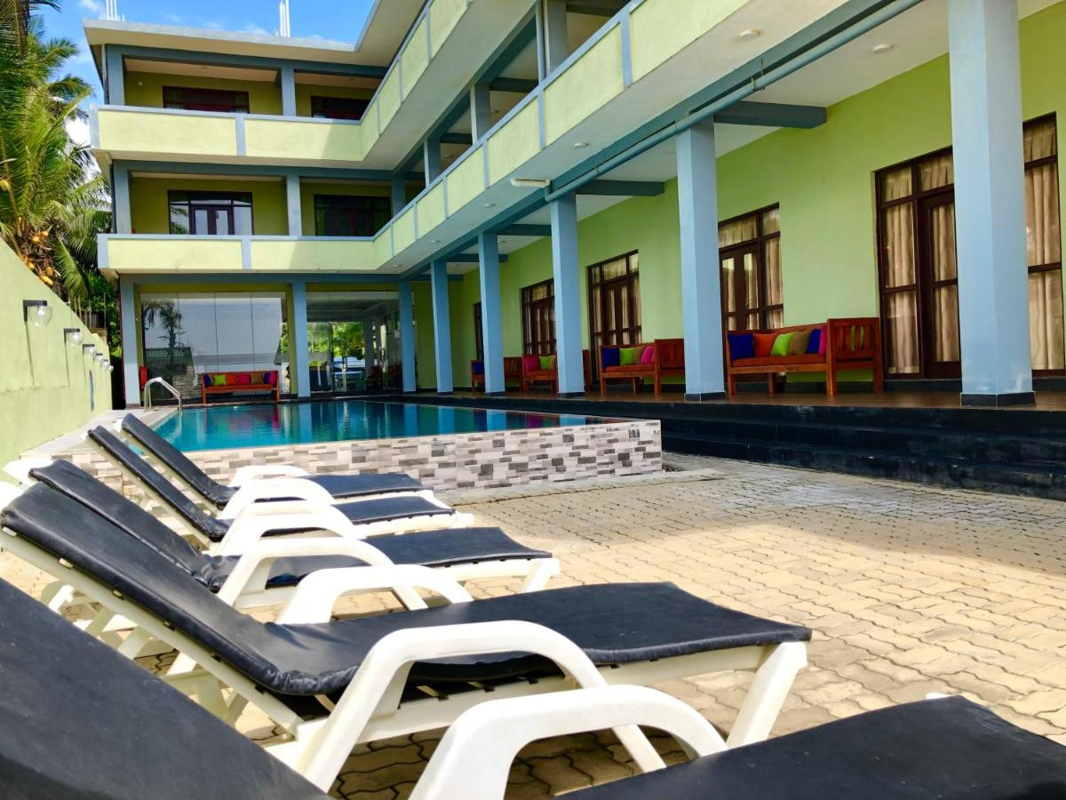 SERENADE BEACH HOTEL — фото 4