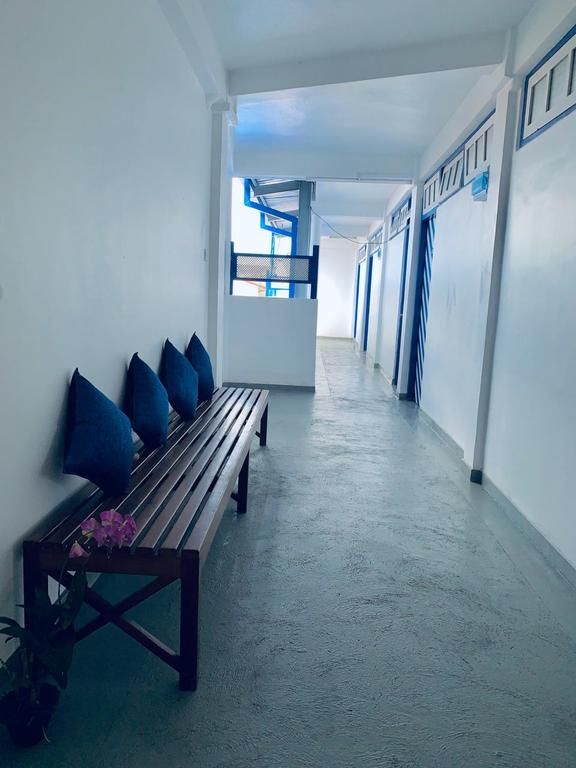 THE BLUE STRIPE INN — фото 7