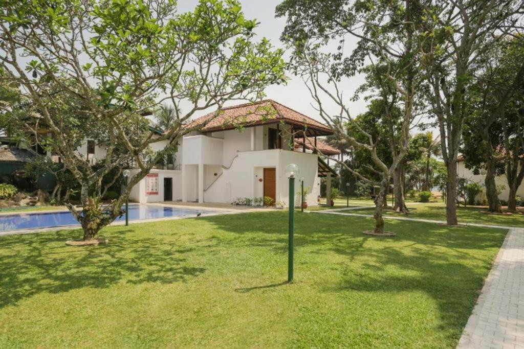 HIBISCUS BEACH HOTEL & VILLAS — фото 6