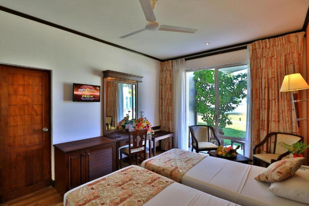 HIBISCUS BEACH HOTEL & VILLAS — фото 17