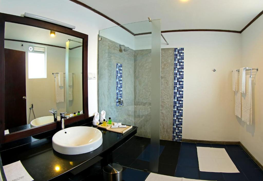 RATHNA BEACH RESORT (EX. COCO ROYAL BEACH) — фото 18