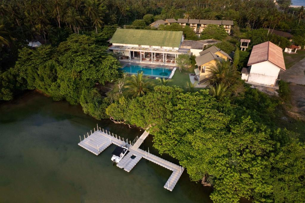 SOUTH LAKE RESORT — фото 12