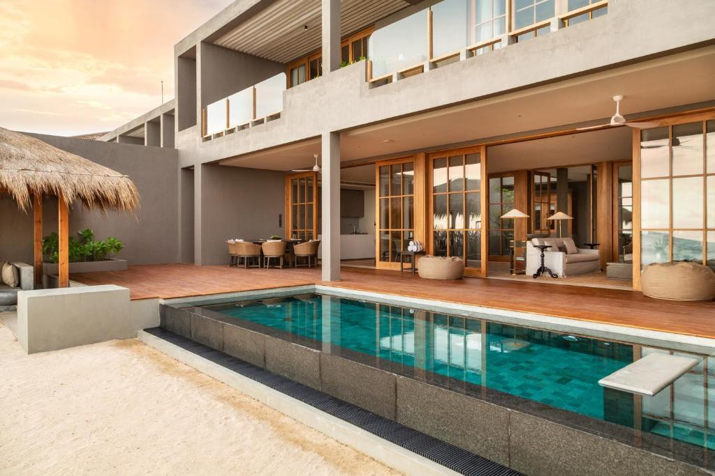 THE SIX VILLA