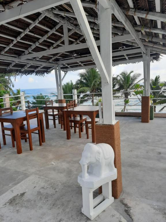 WHITE SURFING BEACH RESORT — фото 10