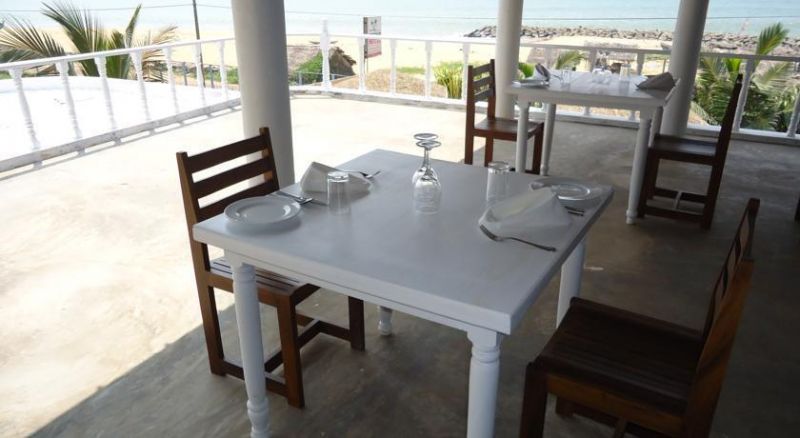 SUNSET BEACH HOTEL NEGOMBO — фото 17