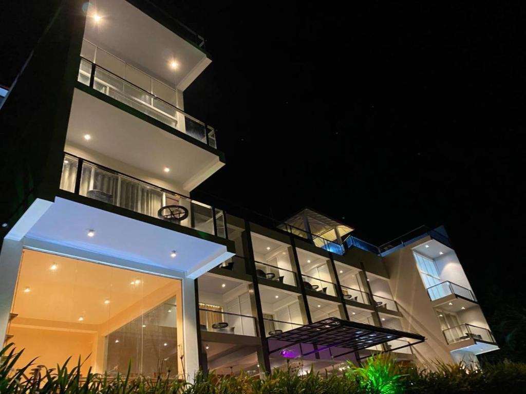 MAZARINE SURF SUITES HIRIKETIYA — фото 4