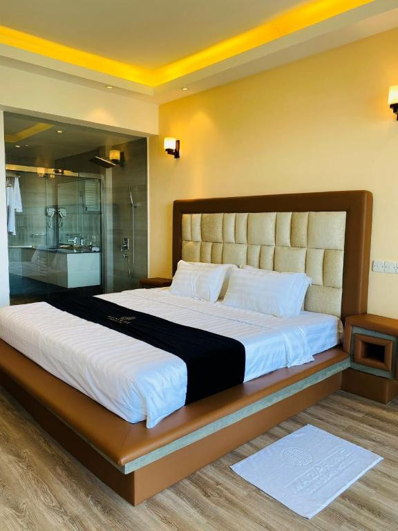 MAZARINE SURF SUITES HIRIKETIYA — фото 12