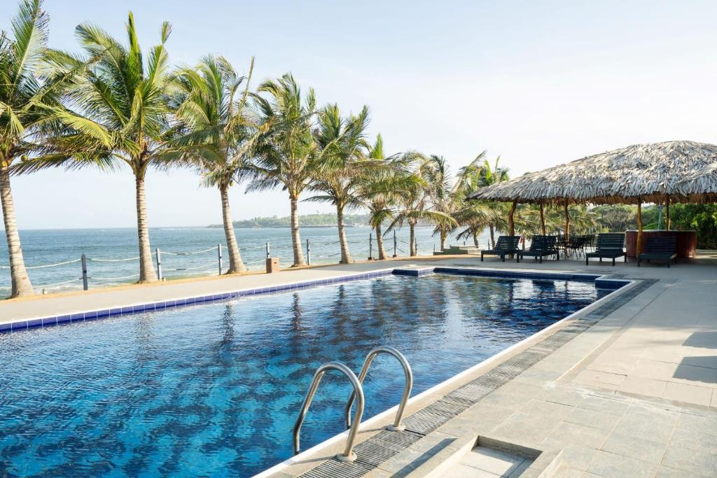 PEACOCK BEACH HOTEL — фото 2