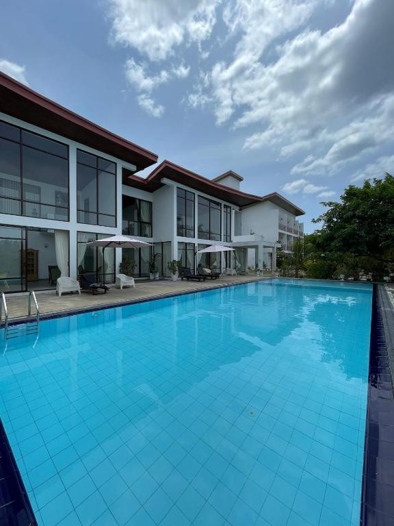 AMANDA BEACH RESORT