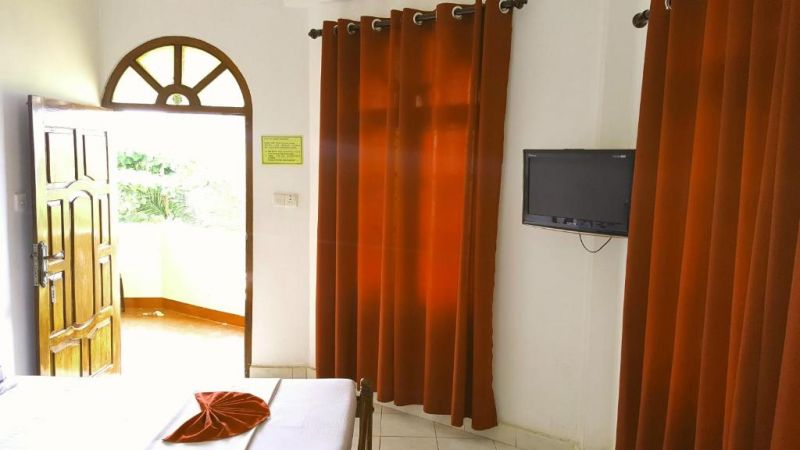 SEA VIEW BEACH HOTEL NILAVELI — фото 7