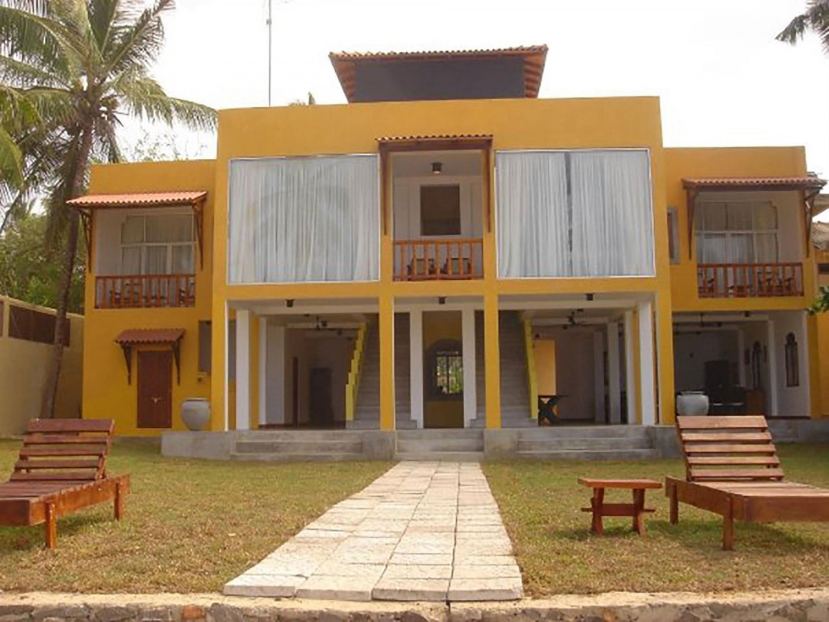AMANDA BEACH VILLAS