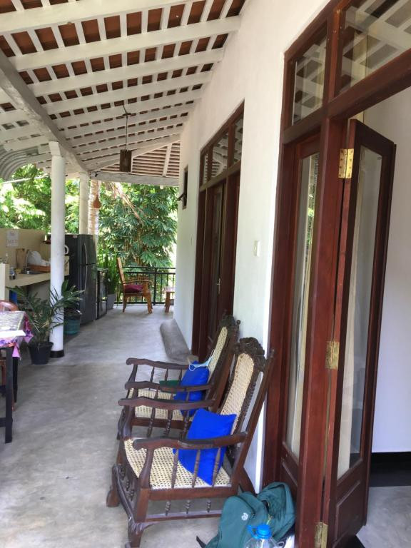 BACKPACKERS LODGE UNAWATUNA GUEST HOUSE — фото 7
