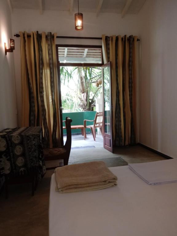 BACKPACKERS LODGE UNAWATUNA GUEST HOUSE — фото 11
