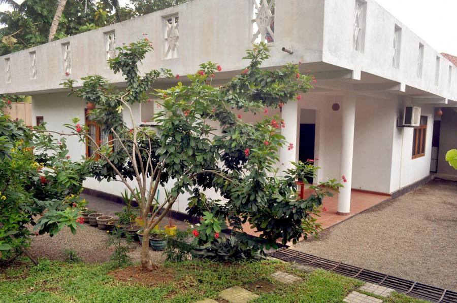 COMARAN BEACH HOTEL