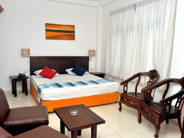 CORMARAN BEACH HOTEL — фото 10