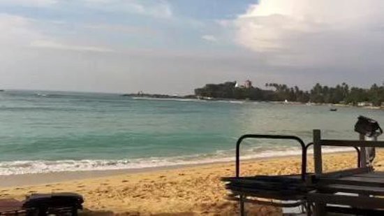 FULL MOON RESORT