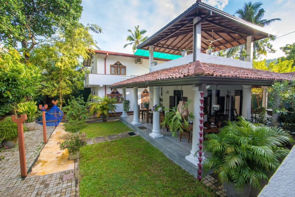 GREEN VILLA UNAWATUNA — фото 17