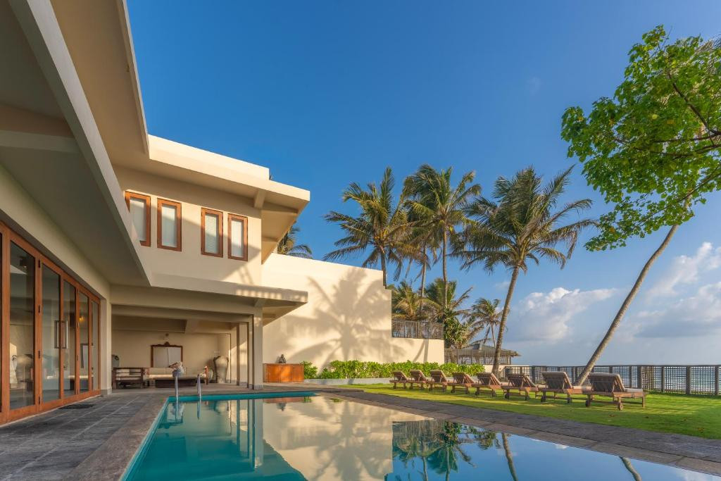 KIXI BEACH VILLA