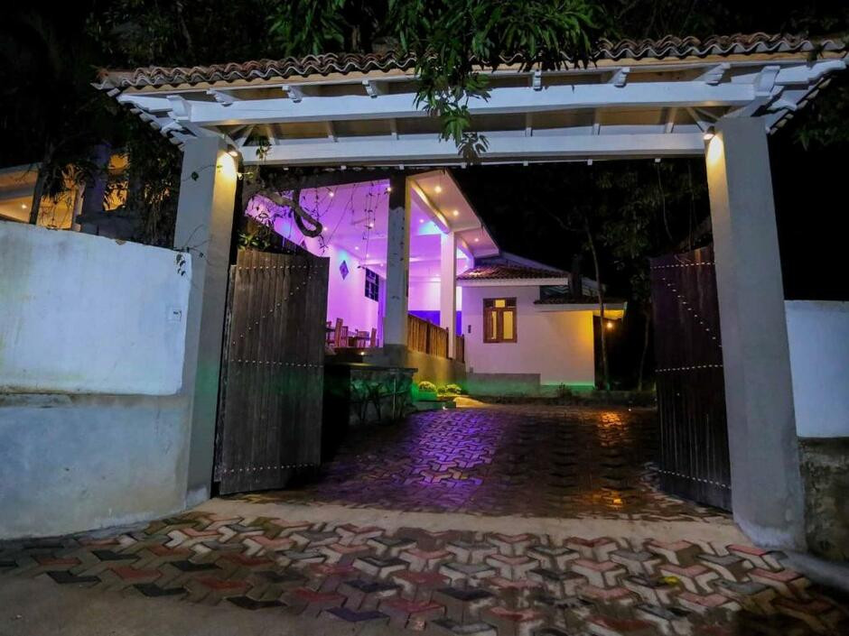 RAWANAZ VILLA UNAWATUNA — фото 12