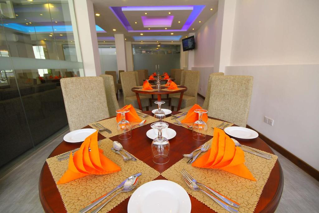 SAFFRON HOTEL UNAWATUNA — фото 13