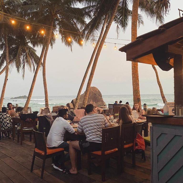 SRI GEMUNU BEACH RESORT — фото 3