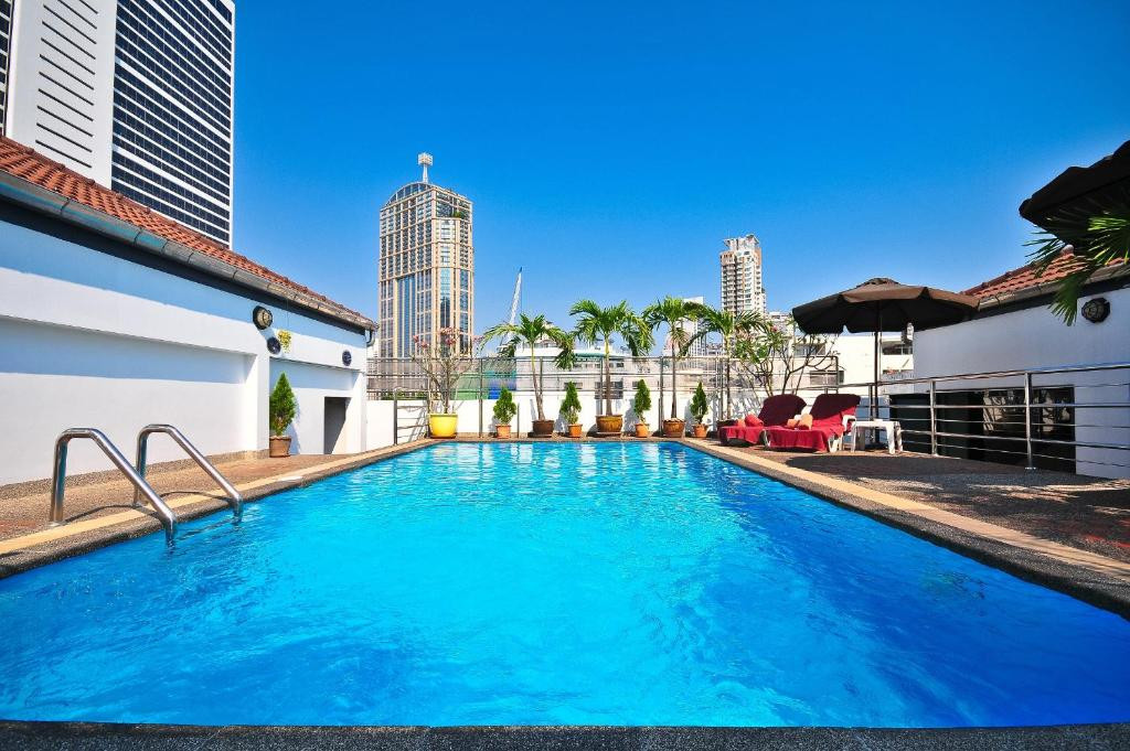 ADMIRAL SUITES