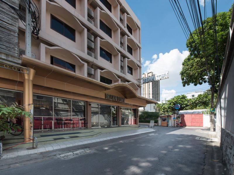 DREAM TOWN PRATUNAM — фото 18