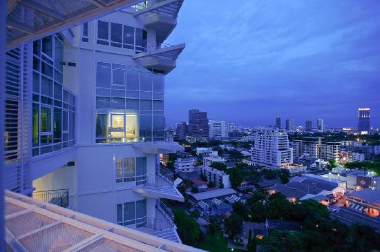 DUSIT SUITES RATCHADAMRI BANGKOK (EX. ANANTARA BAAN RAJPRASONG SERVICED SUITES) — фото 2