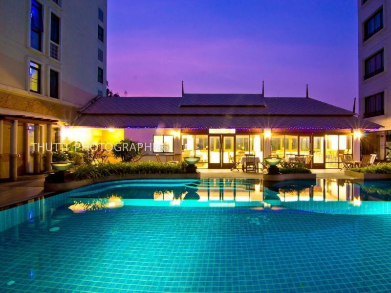 LASALLE SUITES HOTEL & RESIDENCE