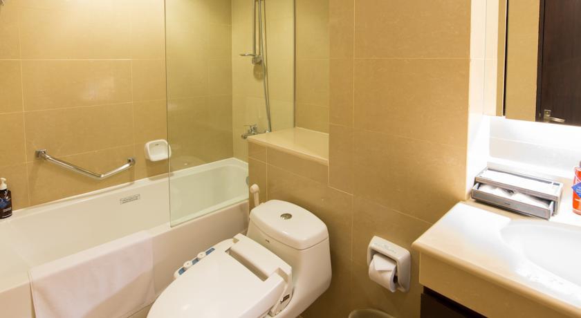 LOHAS SUITES SUKHUMBIT BY SUPERHOTEL — фото 3