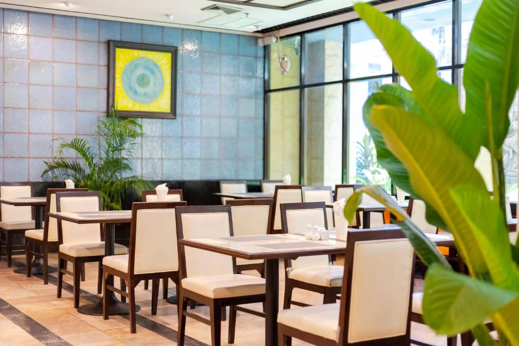 PINNACLE LUMPINEE PARK — фото 17