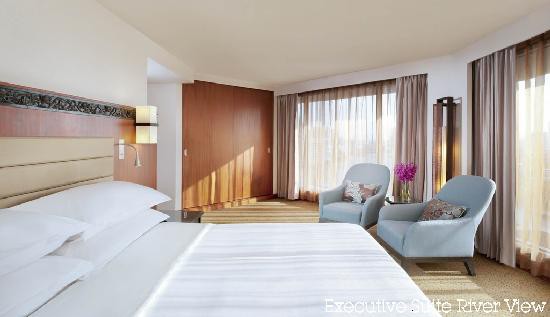 ROYAL ORCHID SHERATON HOTEL & TOWERS — фото 16