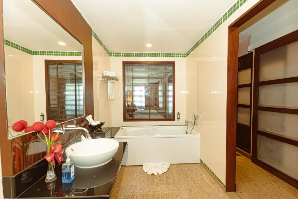 GRAND PACIFIC SOVEREIGN RESORT & SPA — фото 16