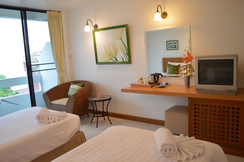 NERN CHALET BEACHFRONT HOTEL