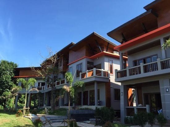 LANTA INTANIN RESORT