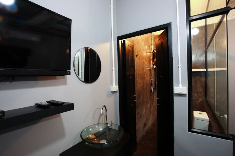 MEROOM HOTEL