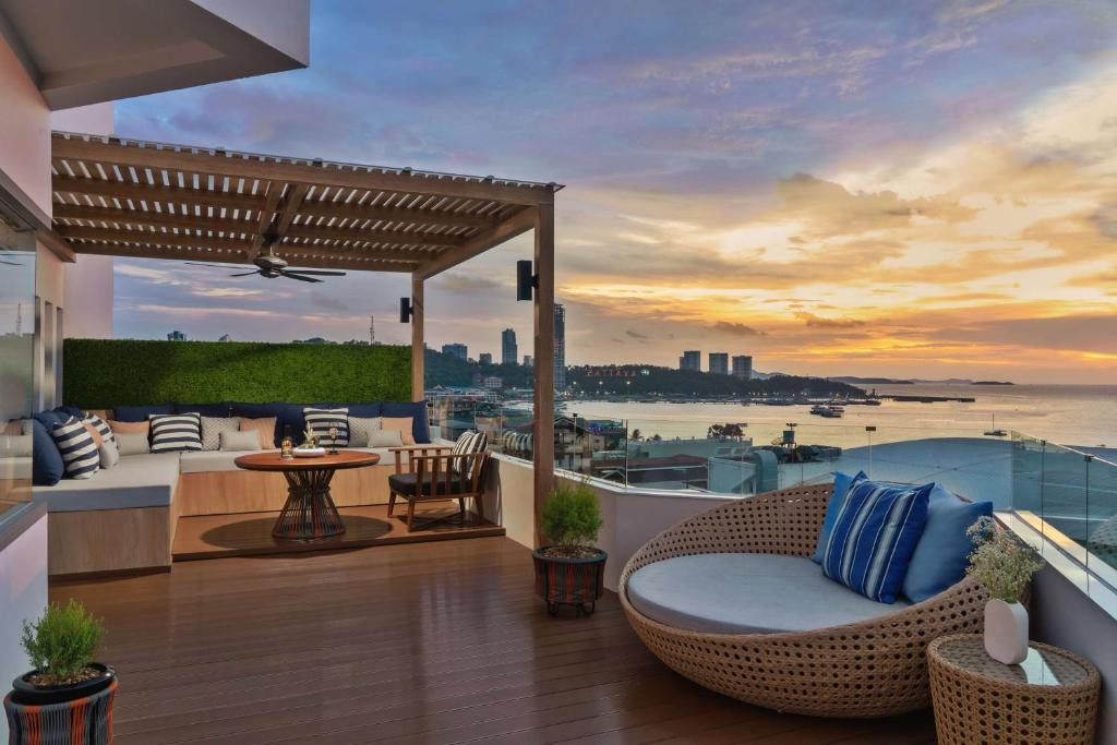 AVANI PATTAYA RESORT & SPA (EX. PATTAYA MARRIOTT RESORT & SPA) — фото 2