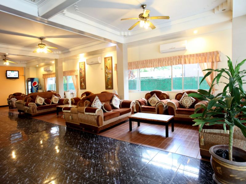 HOME PATTAYA (EX. MONAA' S PLACE)