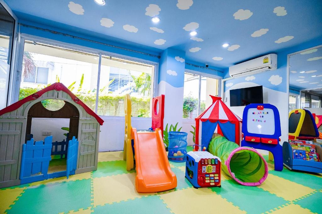 HOTEL J RESIDENCE (EX. TRIO HOTEL PATTAYA) — фото 12