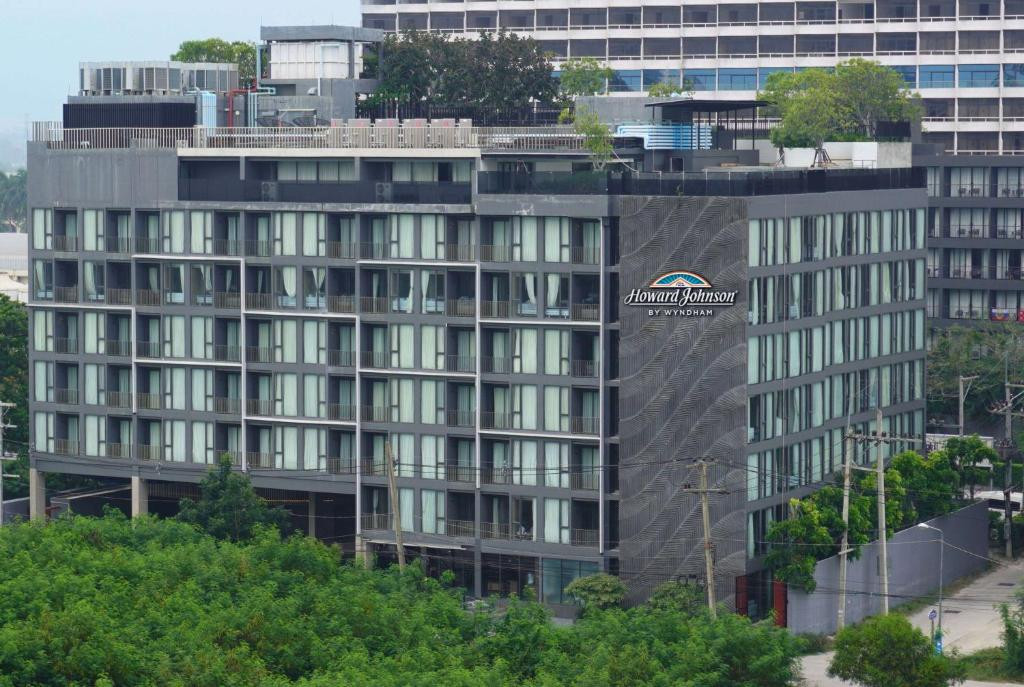 HOWARD JOHNSON BY WYNDHAM JC PATTAYA (EX.BLUPHERE SELECT PATTAYA)