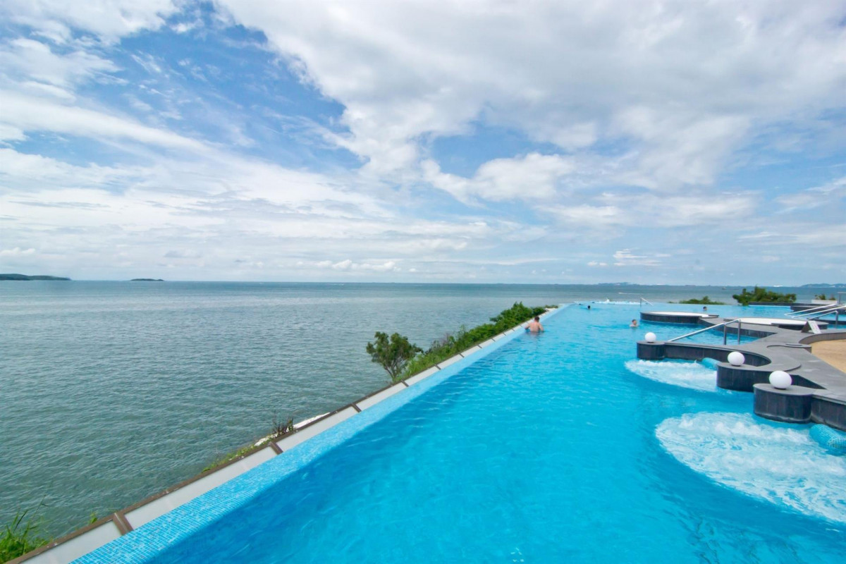 ROYAL CLIFF TERRACE — фото 4