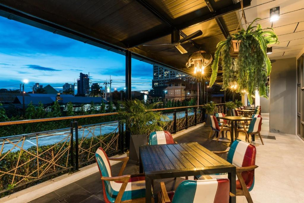 SURESTAY PLUS BY BEST WESTERN T PATTAYA — фото 13