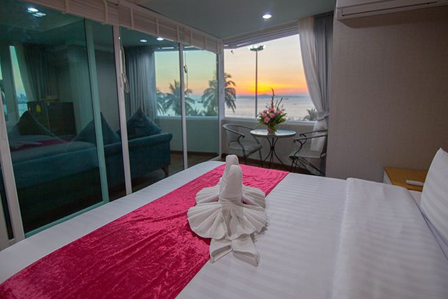 THE BEACH FRONT RESORT PATTAYA — фото 11