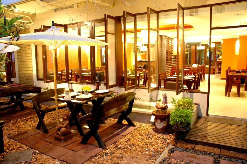 THE JOMTIEN TWELVE — фото 4