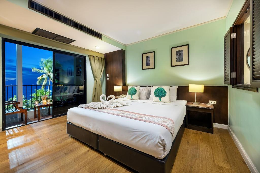 THE JOMTIEN TWELVE — фото 17
