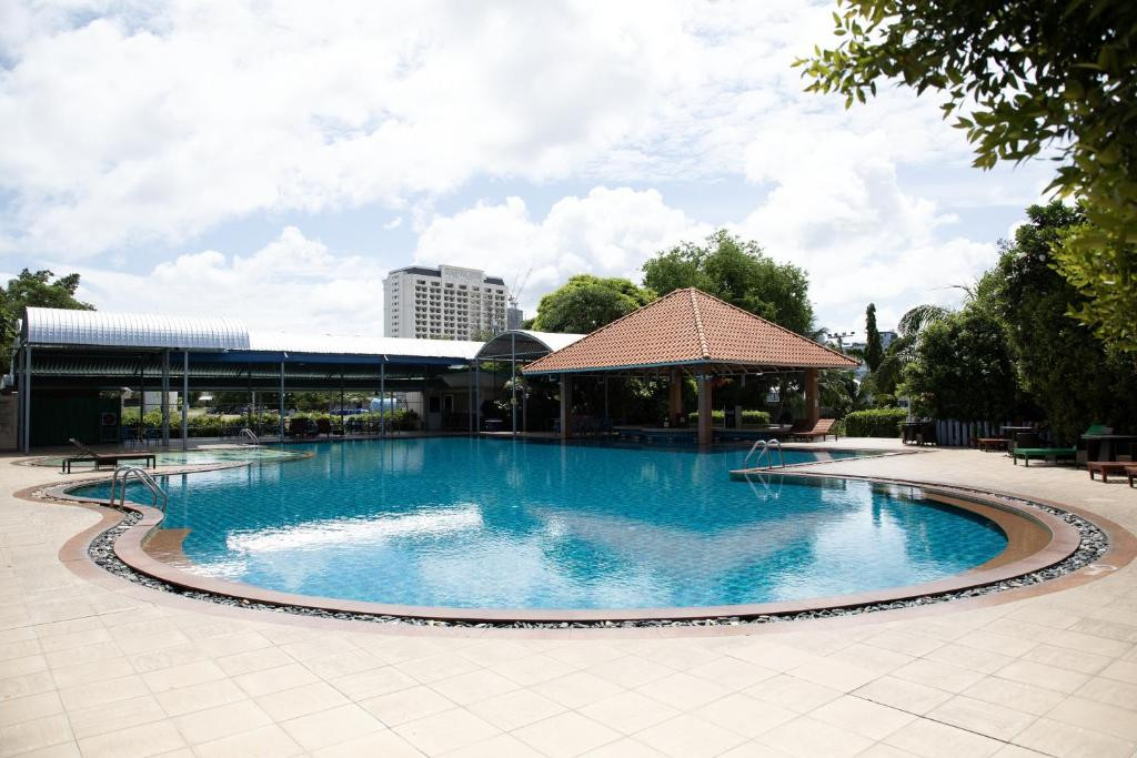 THE LEELA RESORT & SPA (EX. LEELAWADEE LAGOON) — фото 12