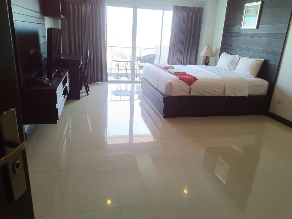 VALHALLA PATTAYA HOTEL — фото 12