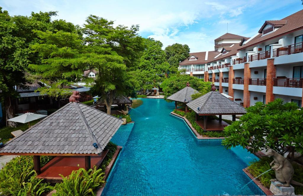 WOODLANDS HOTEL & RESORT