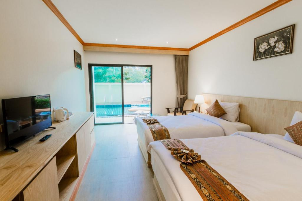 AIRPORT BEACH HOTEL PHUKET — фото 14